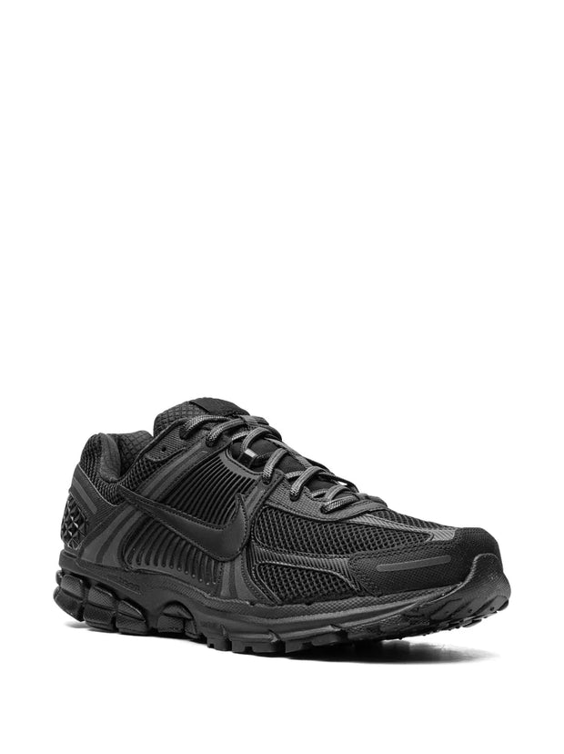Nike Zoom Vomero 5 “Triple Black” — Timeless Utility Meets Everyday Comfort