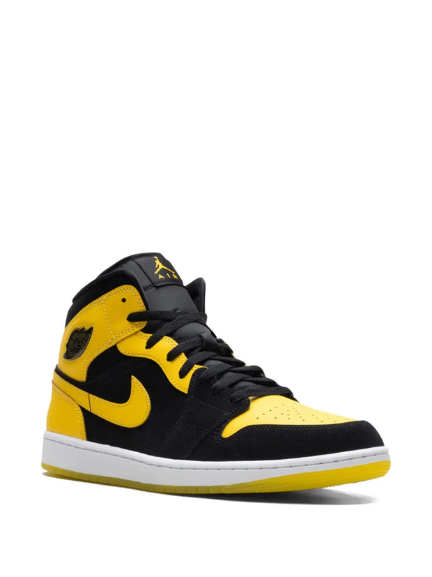 AIR JORDAN 1 MID “BLACK/WHITE/VARSITY MAIZE”